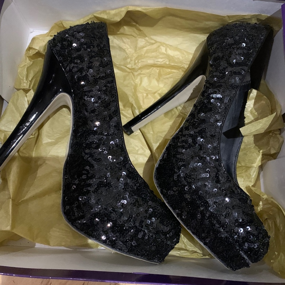 Steve Madden - Picture 3 of 3